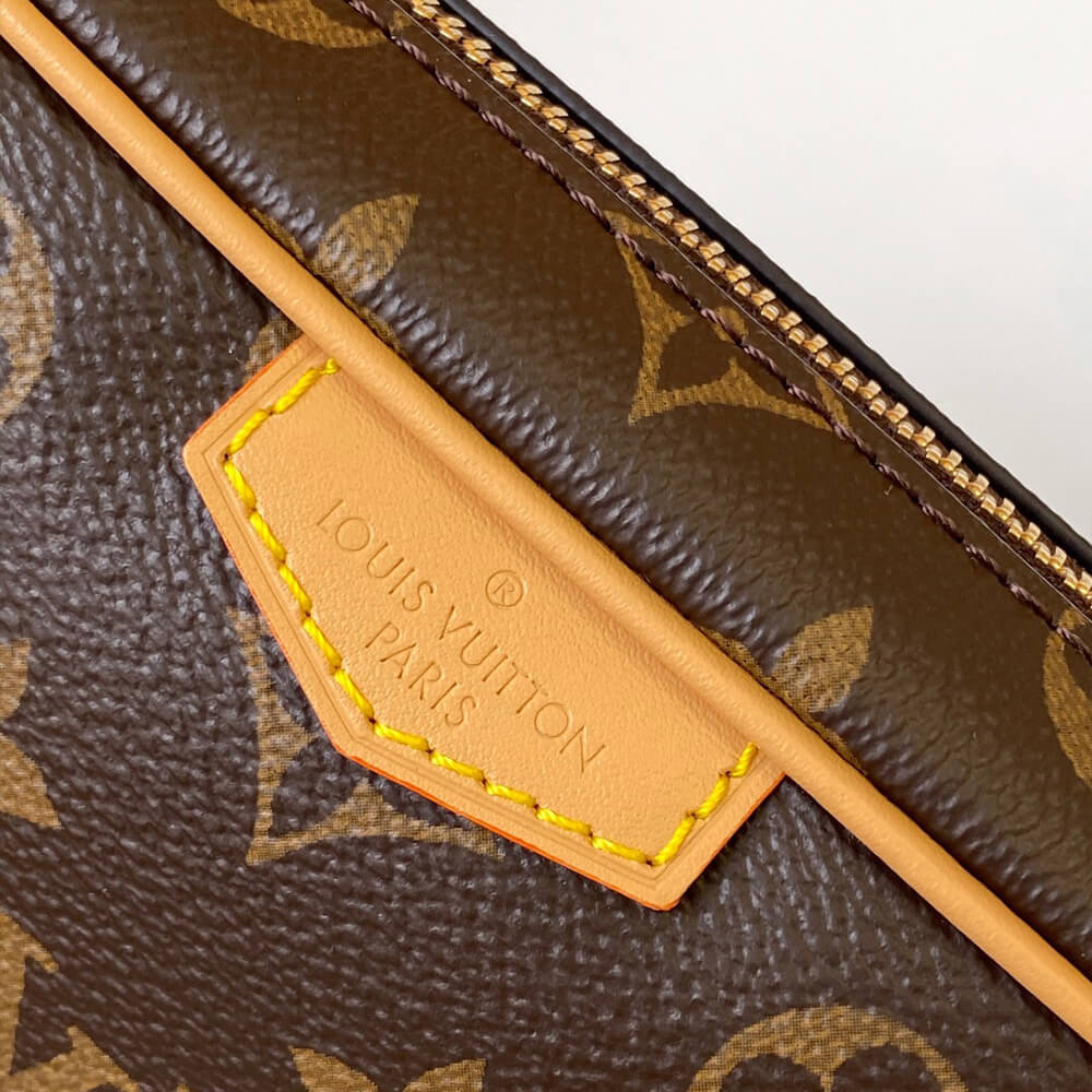 LV Trocadéro Wearable Wallet