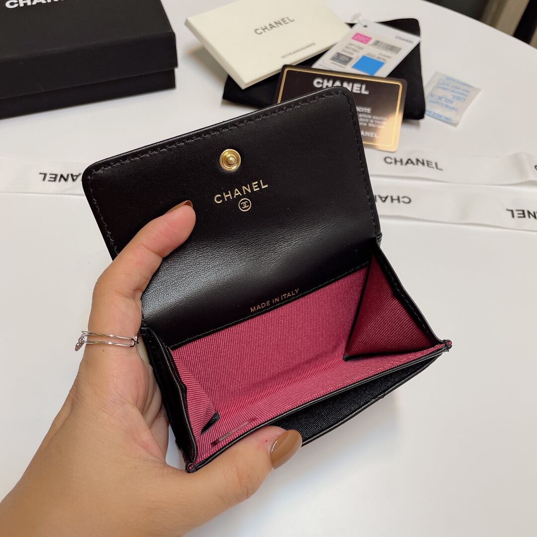 Ch**el 19 card holder with flap