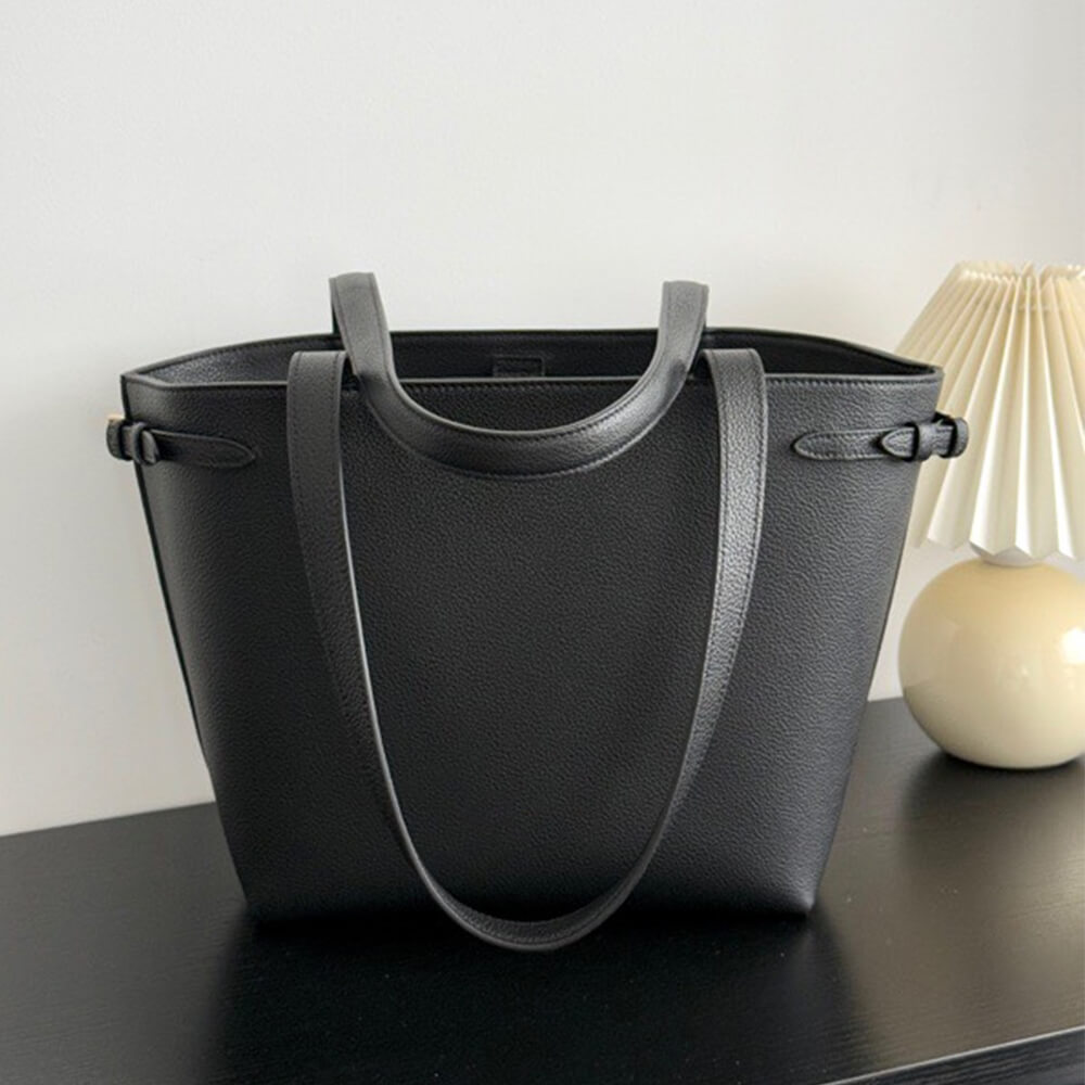 Ce1i*e SMALL CABAS ANAÏS CUIR TRIOMPHE in Grained calfskin