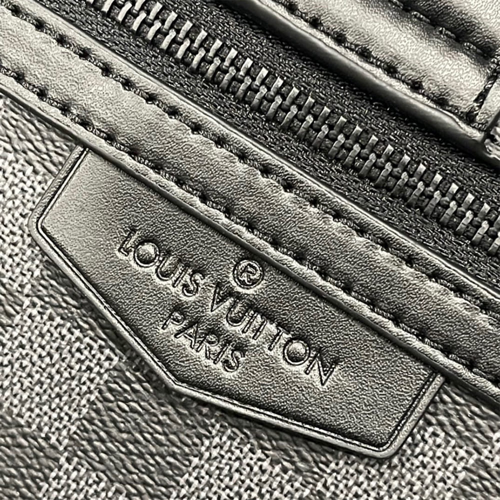 LV S-Cape Messenger
