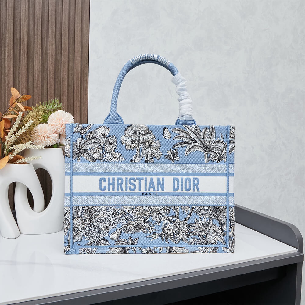 Medium D10r Book Tote