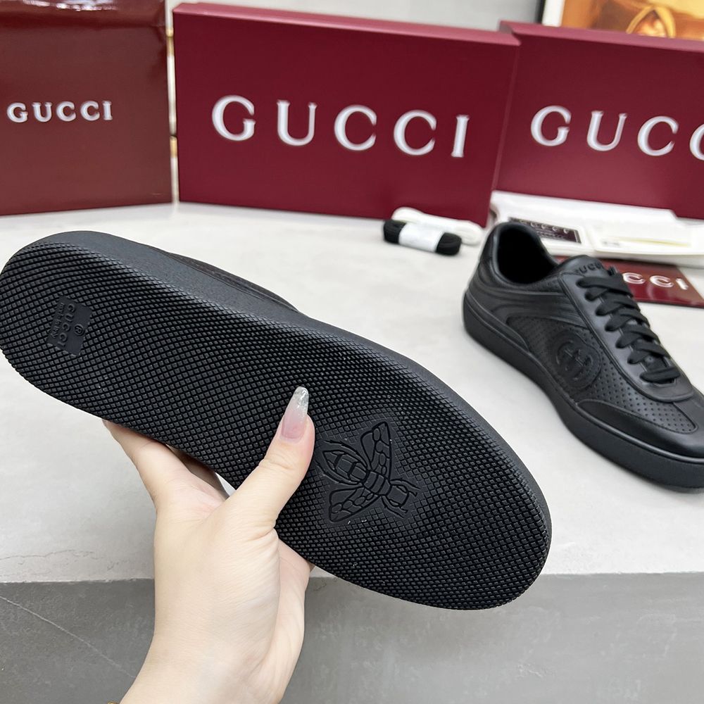 Gvc*1 BLACK Sneakers with logo(high-end grade)