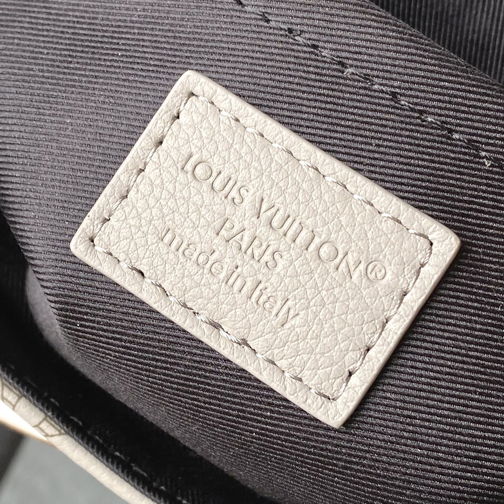 LV PULSE messenger bag(HIGH-END GRADE)