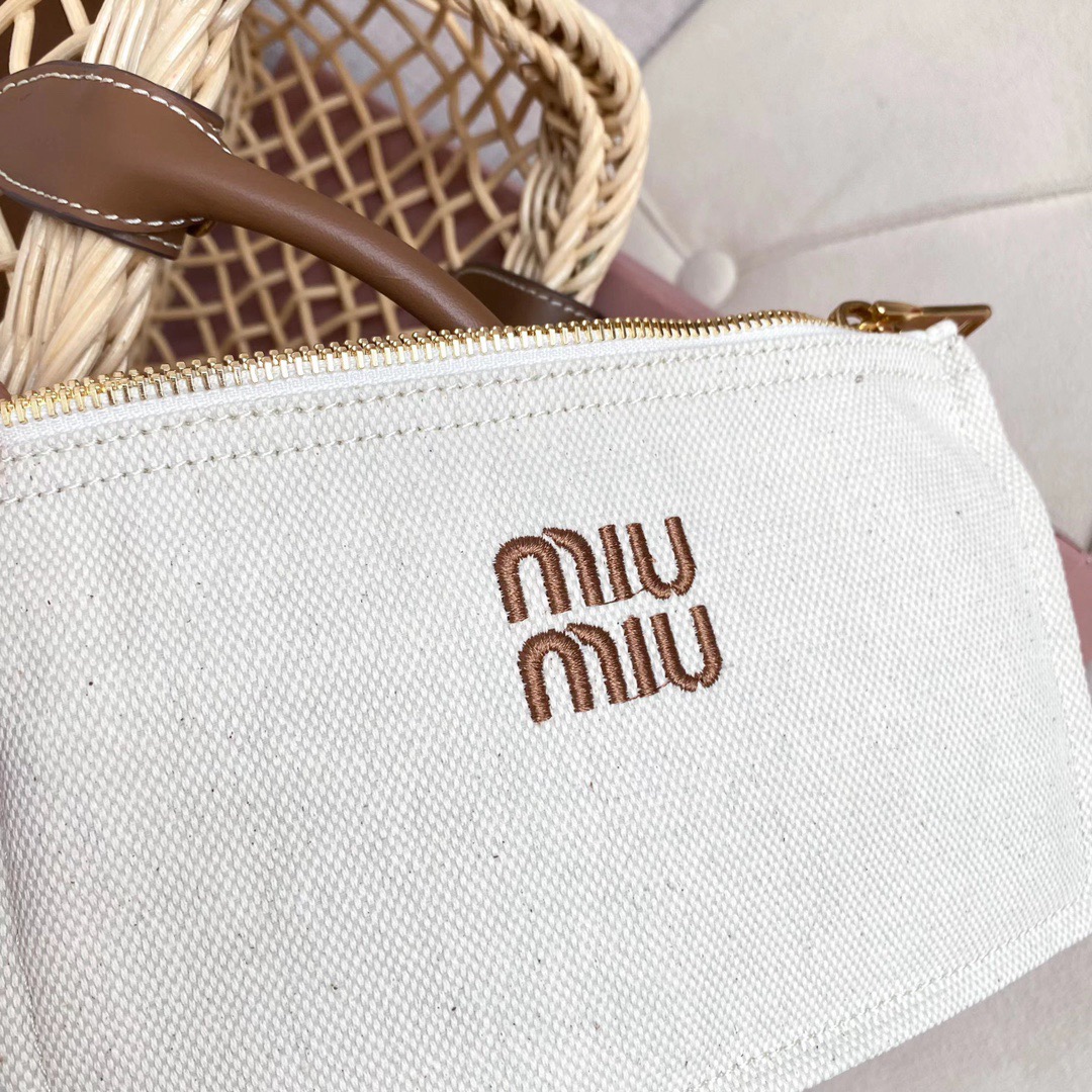 M1um1u Leather-trimmed woven handbag(HIGH-END GRADE)