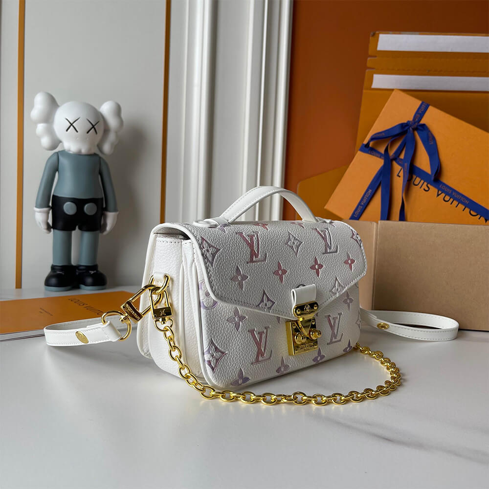 LV Pochette