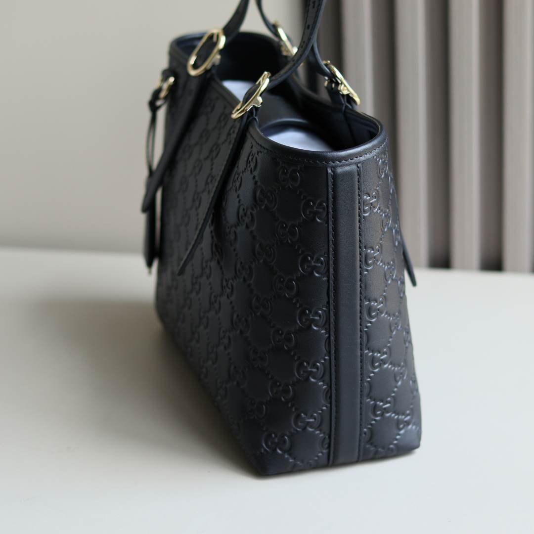 GG Emblem medium tote bag