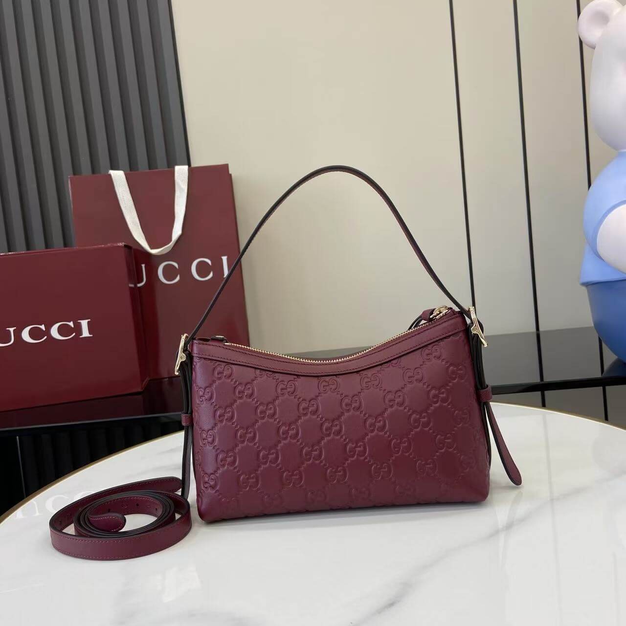 GG Emblem small shoulder bag
