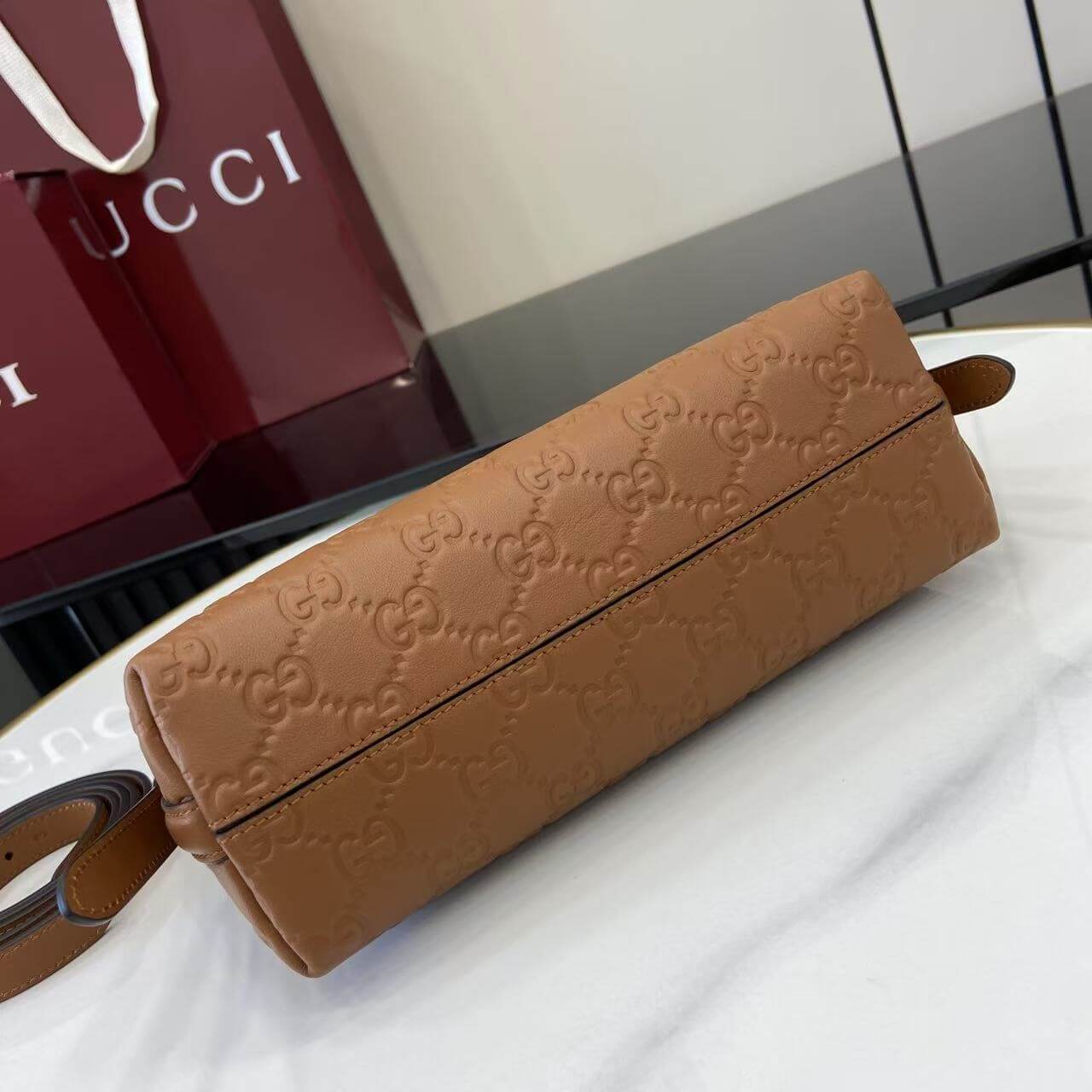 GG Emblem small shoulder bag