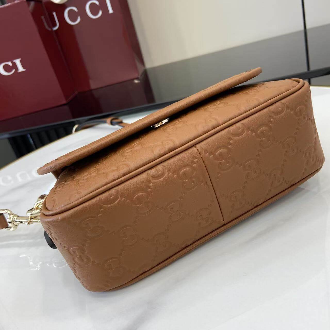 GG Emblem small shoulder bag