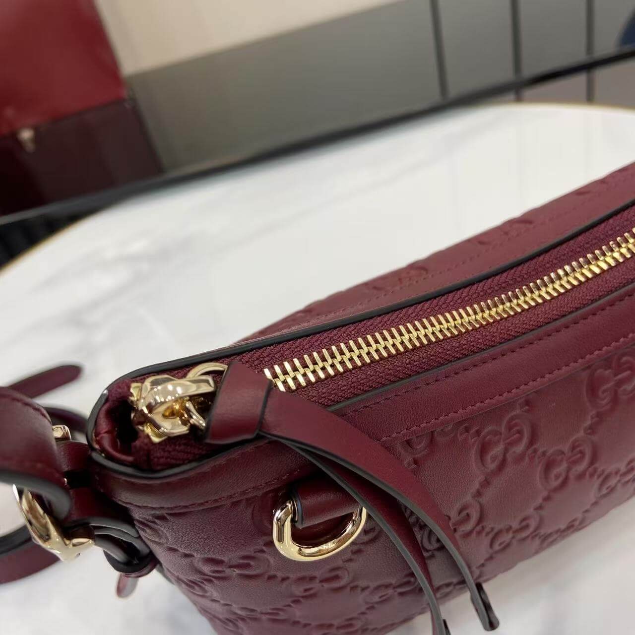 GG Emblem small shoulder bag