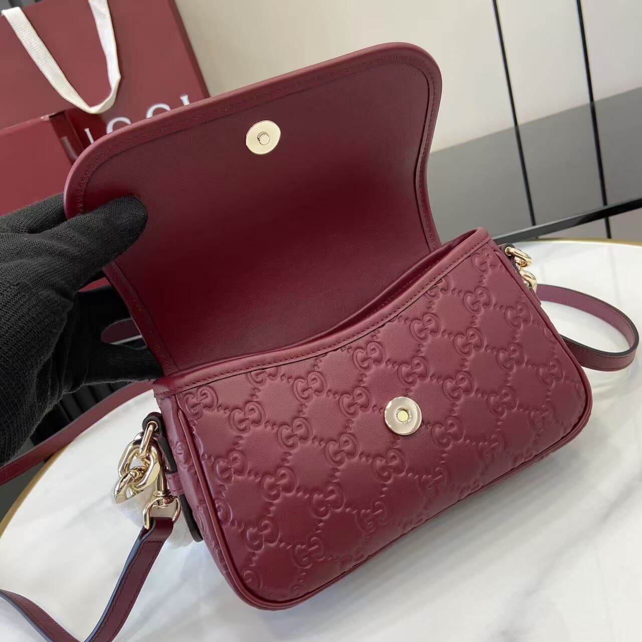 GG Emblem small shoulder bag