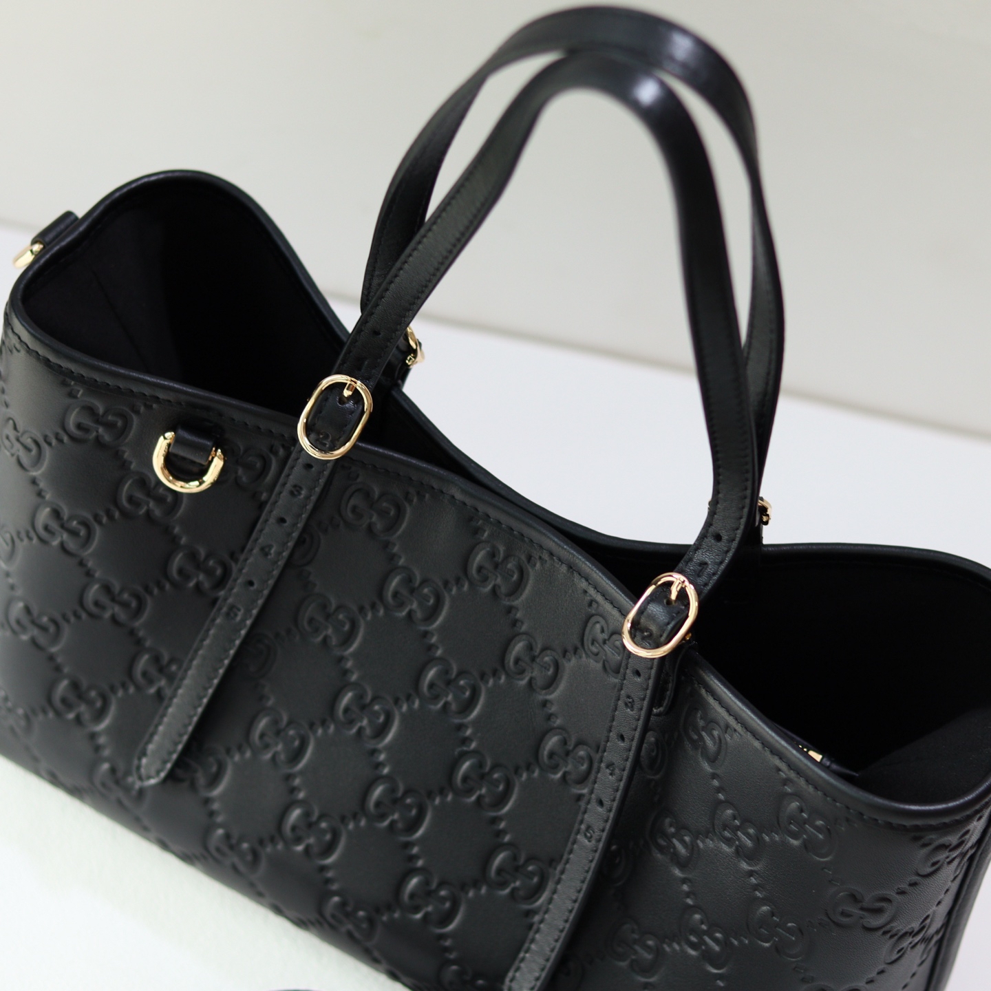 GG Emblem medium tote bag