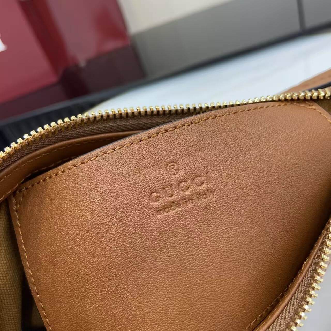 GG Emblem small shoulder bag
