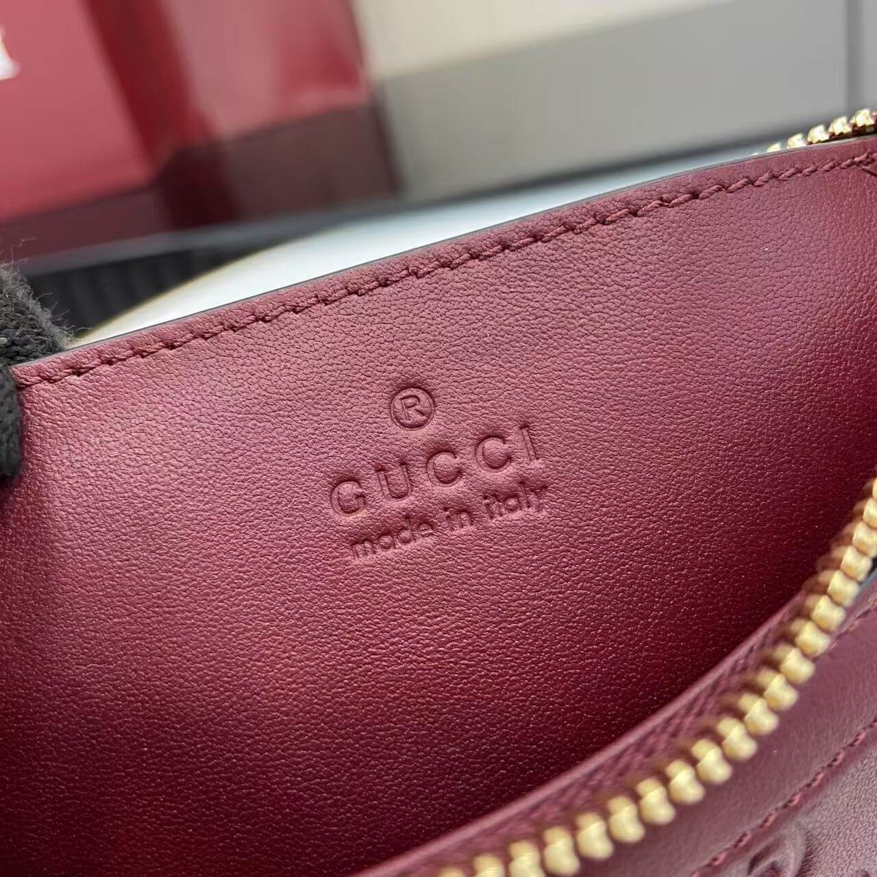 GG Emblem small shoulder bag