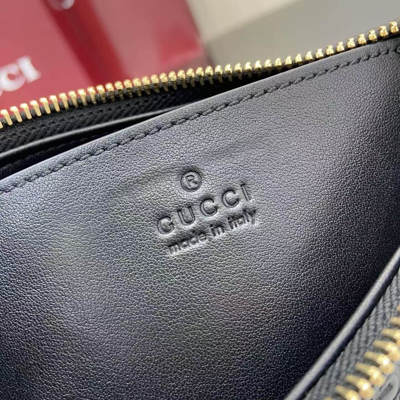 GG Emblem small shoulder bag