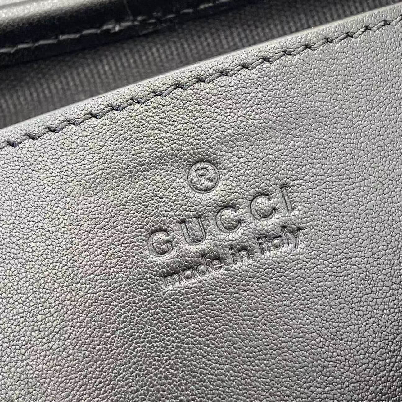 GG Emblem small shoulder bag