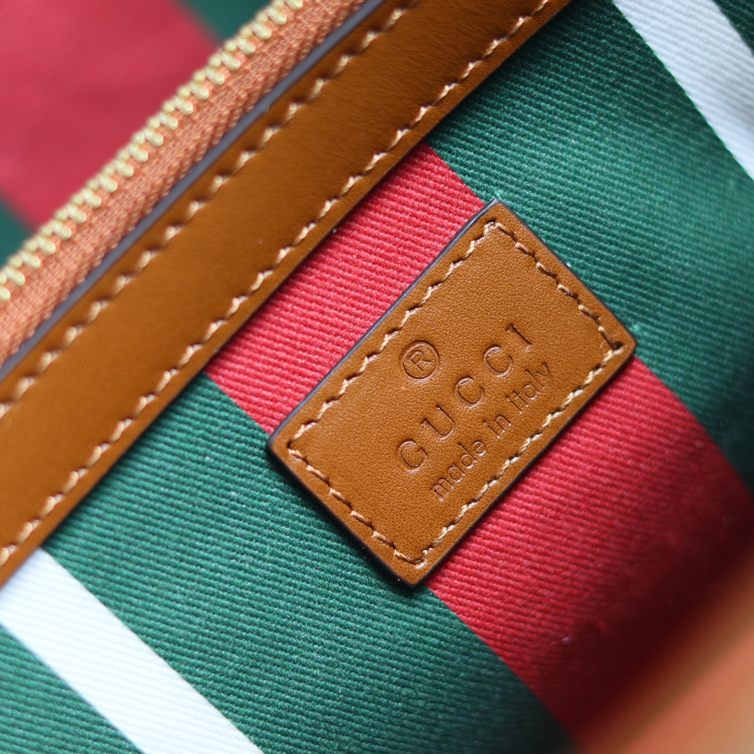 GG Emblem medium tote bag
