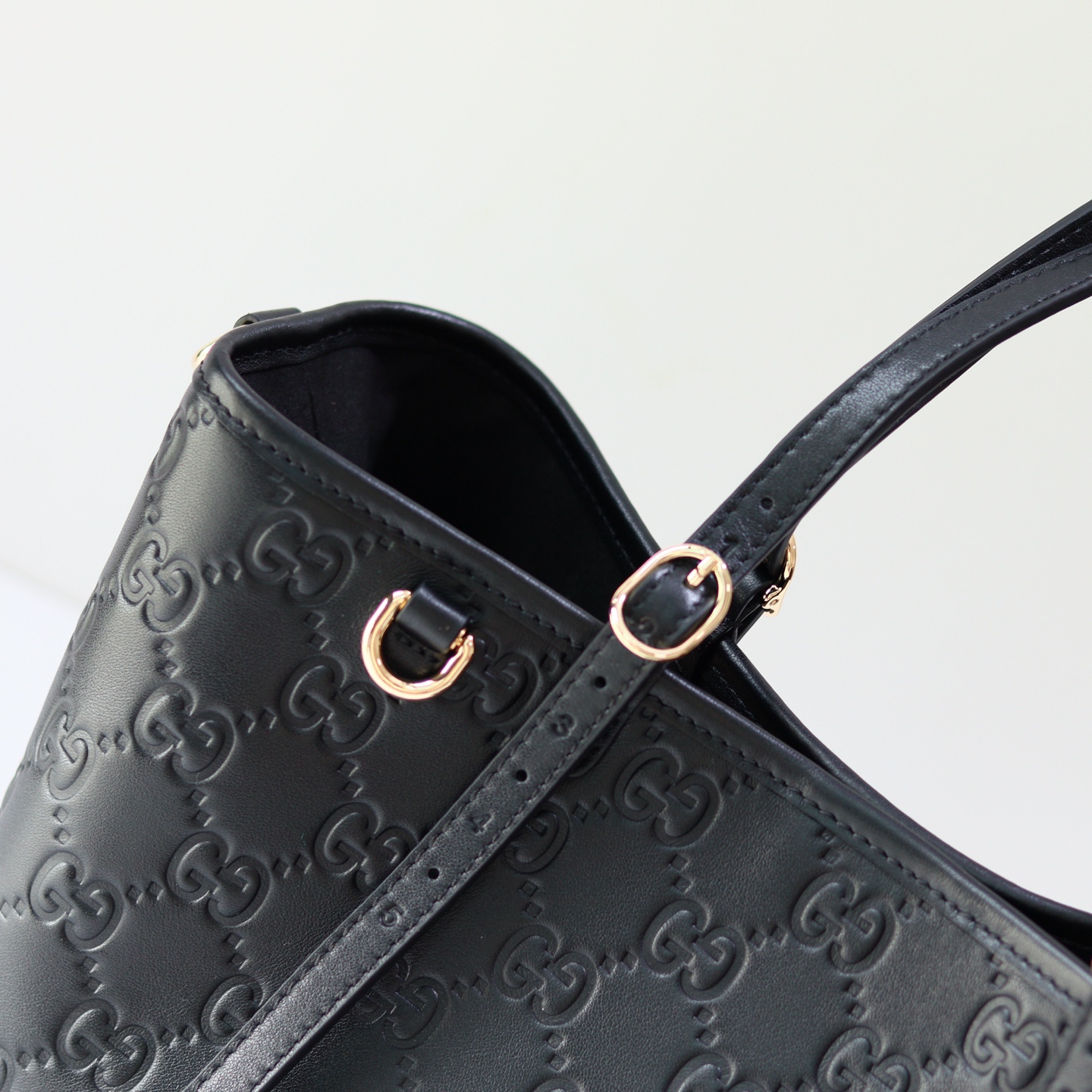 GG Emblem medium tote bag