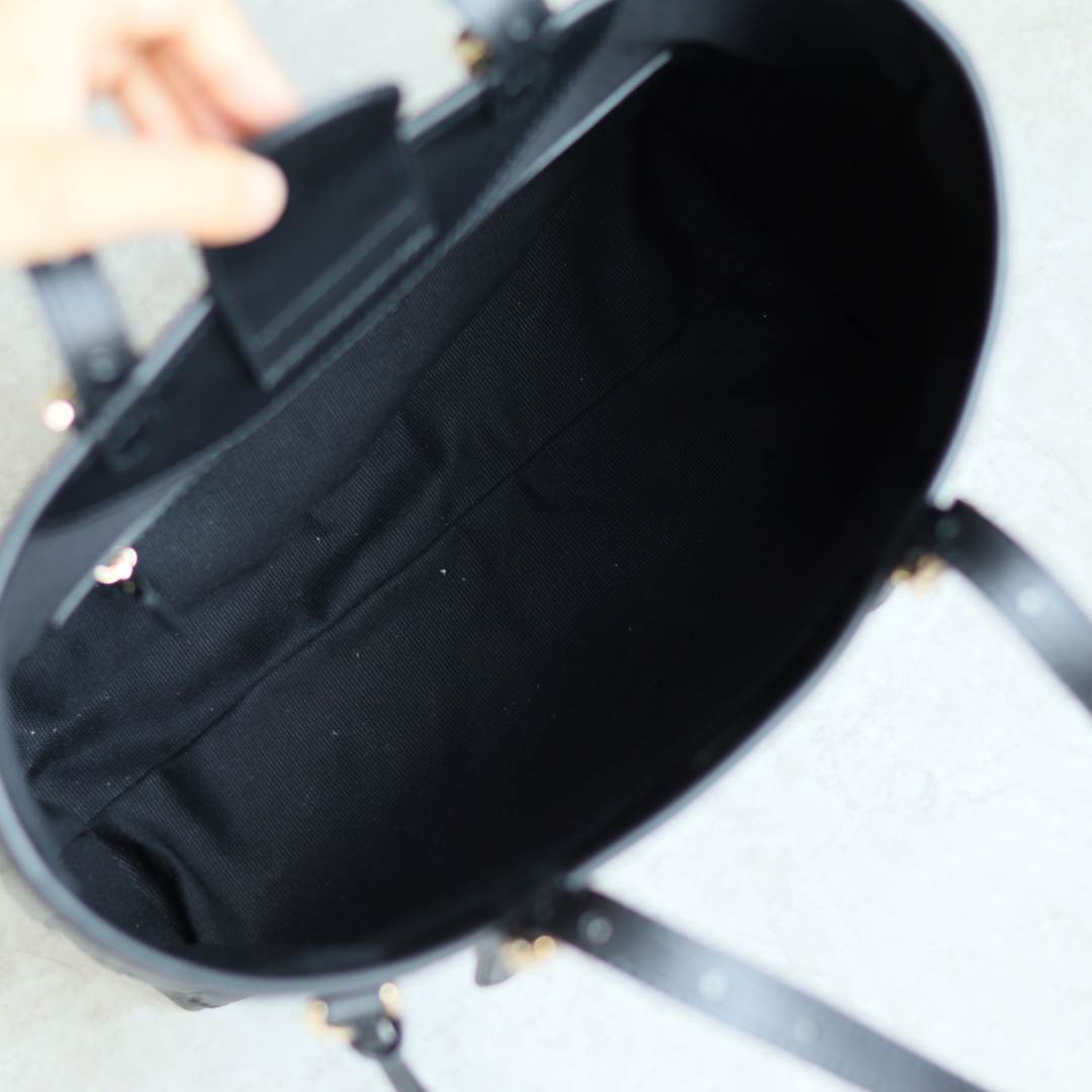 GG Emblem medium tote bag