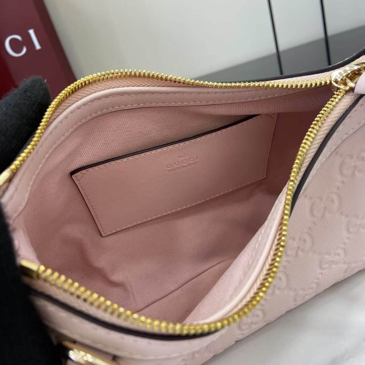 GG Emblem small shoulder bag