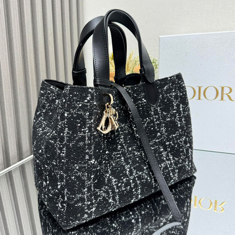 Medium D10r Toujours Bag