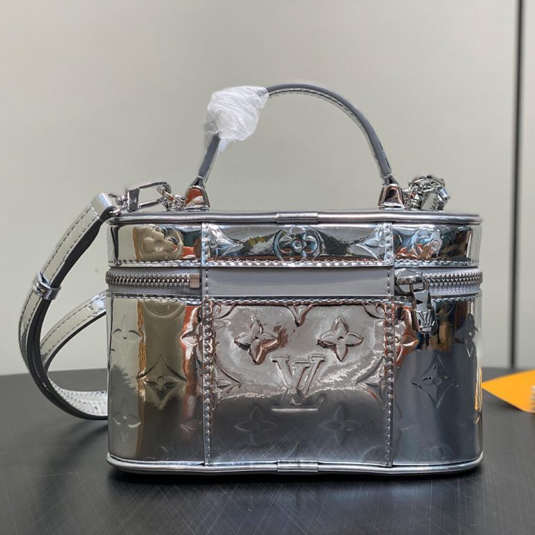 LV Vanity Chain Pouch
