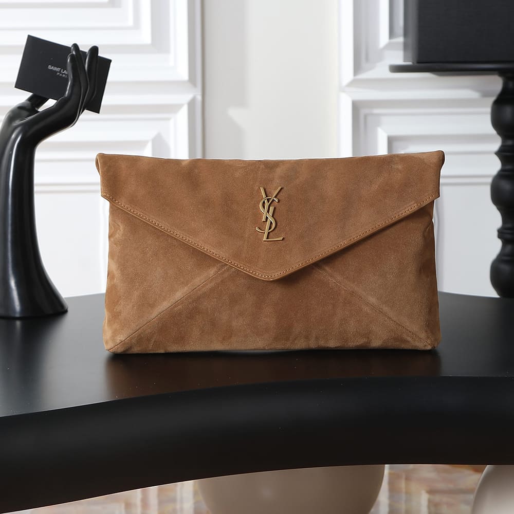 Y51 CASSANDRE large envelope pouch in lambskin