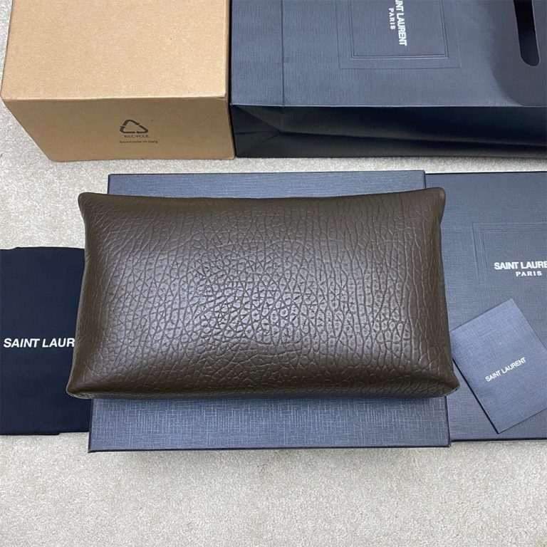 Y51 CASSANDRE large envelope pouch in lambskin