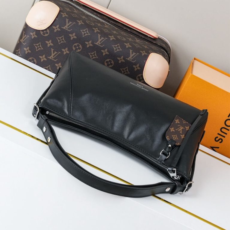 LV CarryAll East West