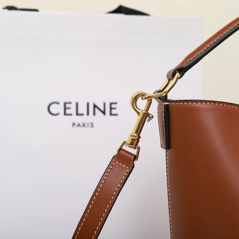 Ce1i*e SMALL BUCKET L0visE IN SMOOTH CALFSKIN(HIGH-END GRADE)