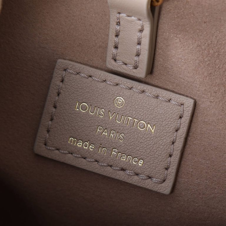 LV Coussin Bucket