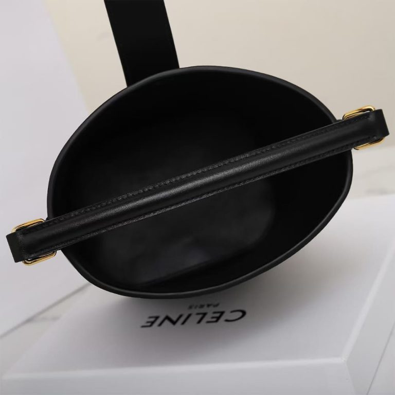 Ce1i*e SMALL BUCKET L0visE IN SMOOTH CALFSKIN(HIGH-END GRADE)