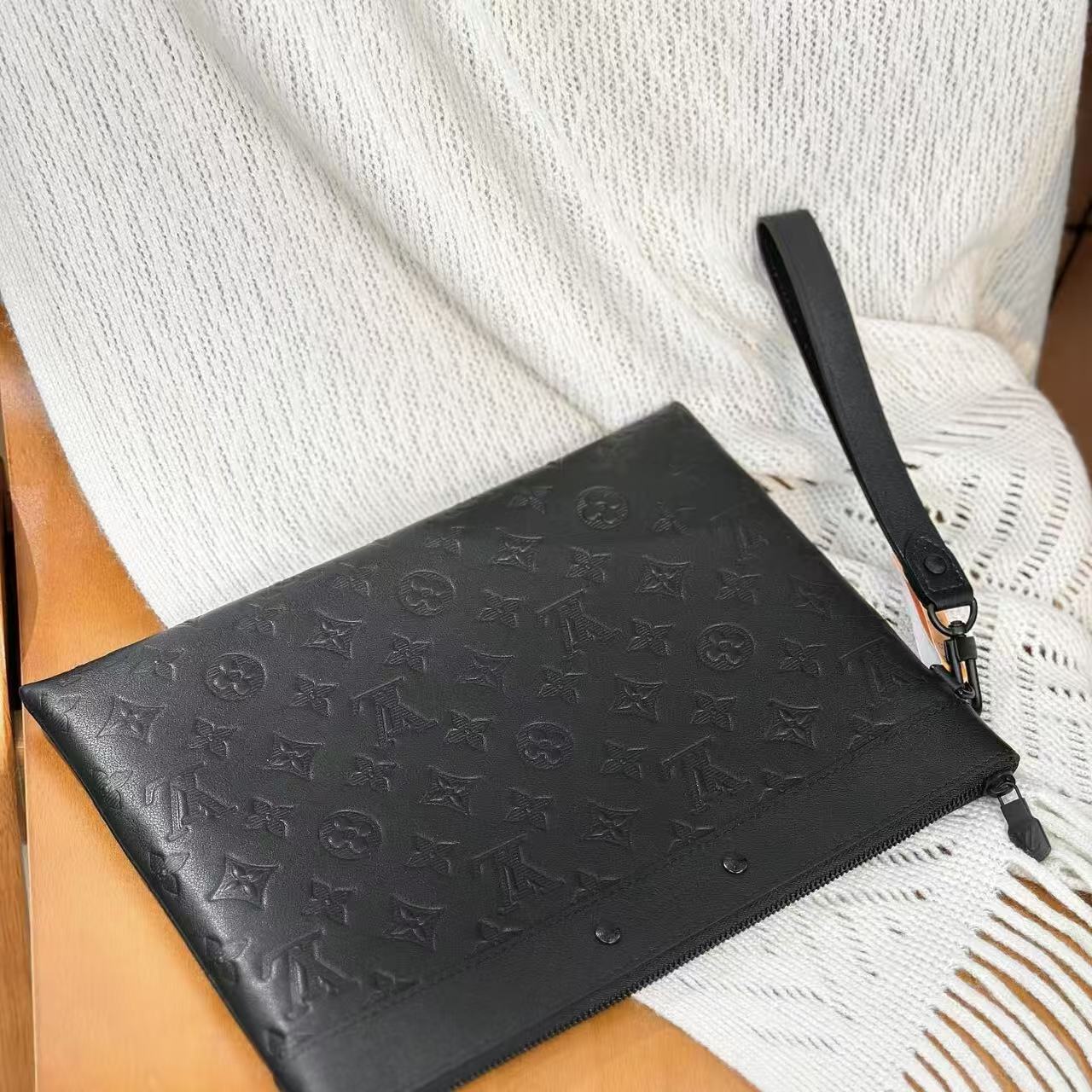 LV Pochette To-Go (HIGH-END GRADE)