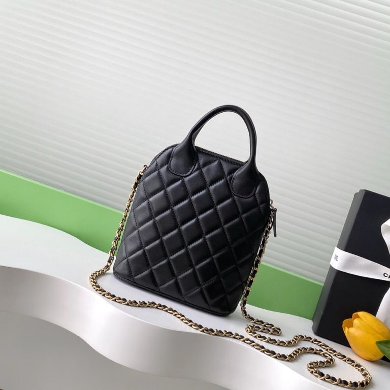 Ch**el Clutch with chain(HIGH-END GRADE)
